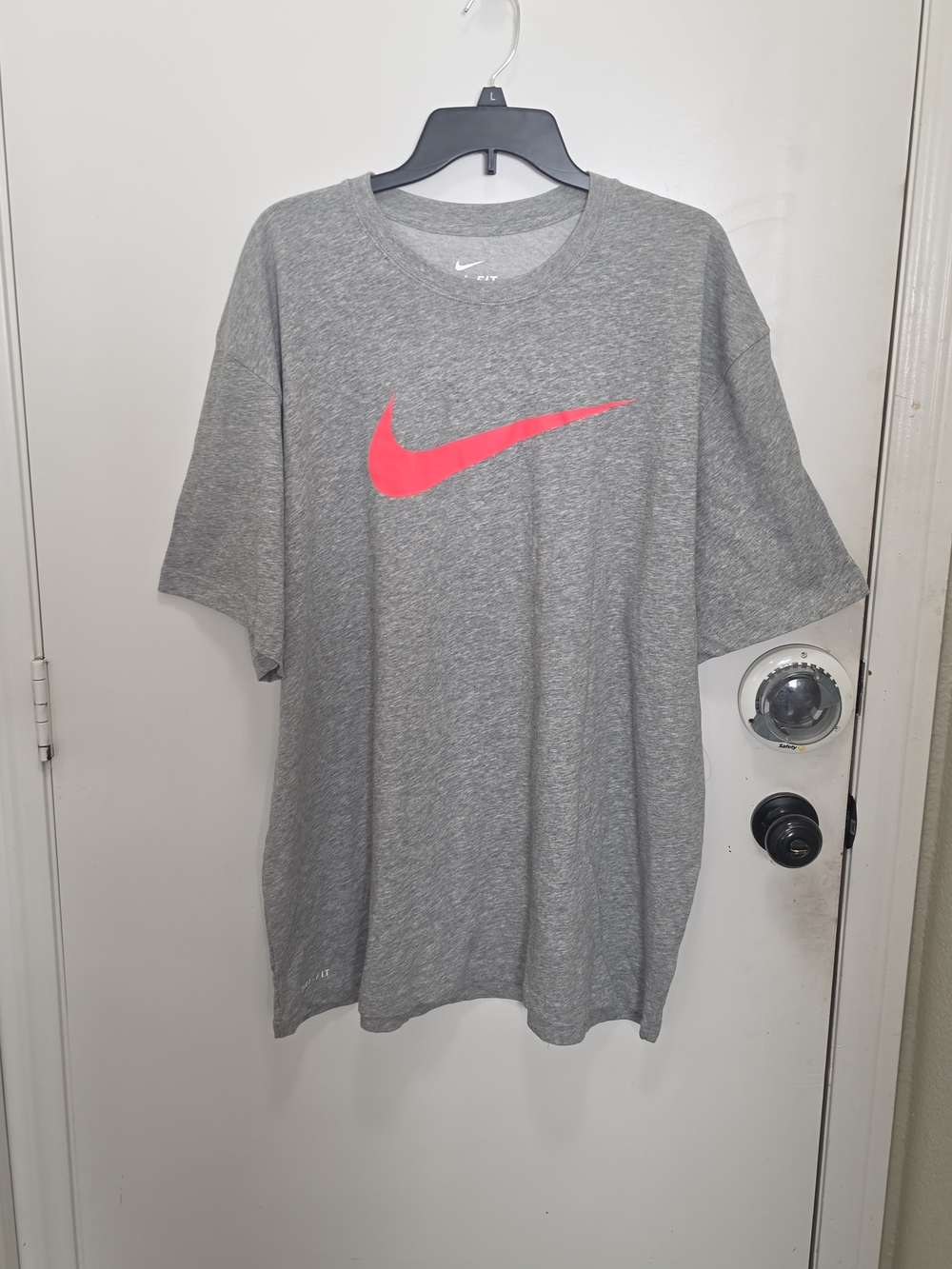 Nike Gray Short-Sleeve Tee with Pink Swoosh Logo XXXL